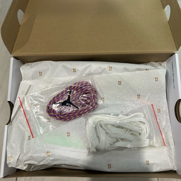 Wmns Jordan 1 Mid SE ‘Multi-Color’ - Picture 7 of 7